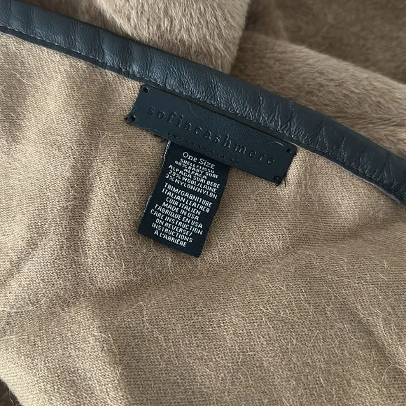Sofia Cashmere Alpaca Wool Cape with Leather Trim – One Size - Picture 2 of 3